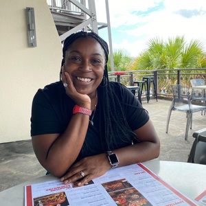 Meet your Posher, Elizabeth